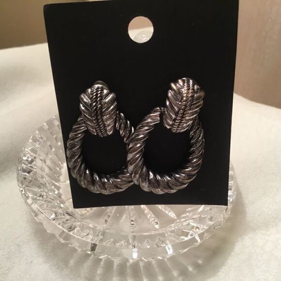 Oxidized Silvertone Leaf Door Knocker Earrings - Picture 1 of 5